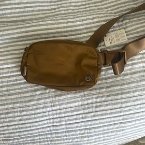 LULULEMON BELT BAG OUT OF STOCK ON WEBSITE PERFECT FALL COLOR